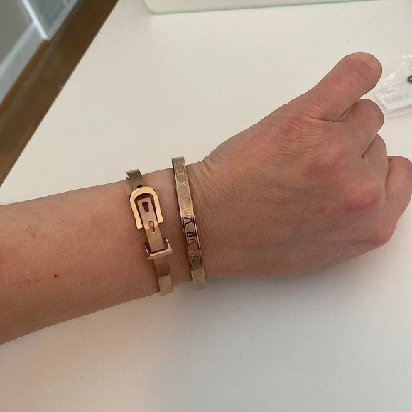 Neiman Marcus Roman Numeral Bangle Bracelet - Picture 4 of 7